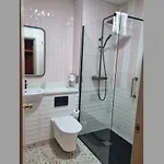 Allingham Arms Hotel