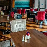 Allingham Arms Hotell