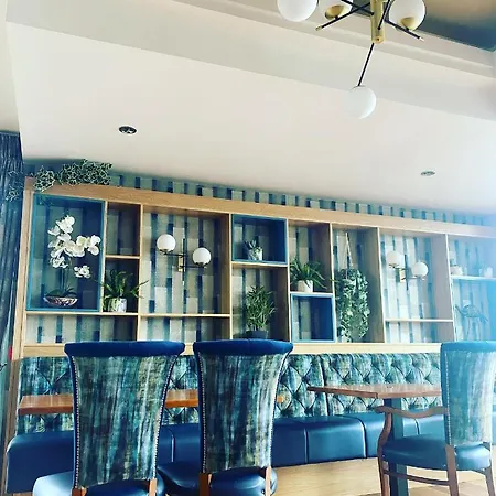 Allingham Arms Hotel