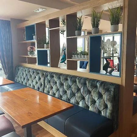 Allingham Arms Hotel