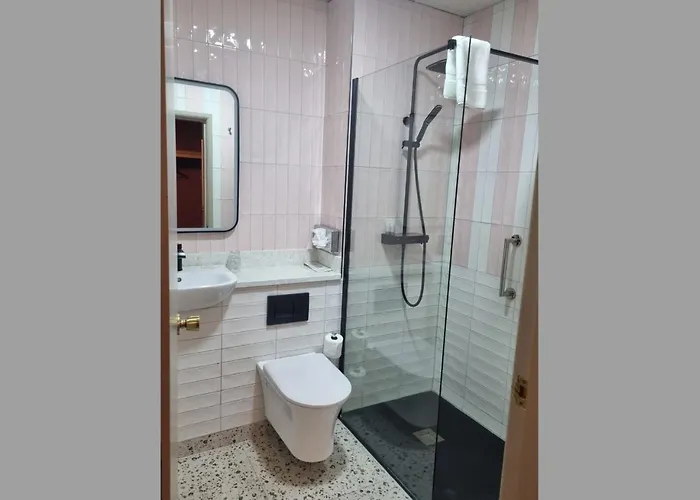 Allingham Arms Hotel